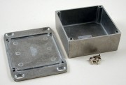 Aluminium Gehuse, Deckel mit Montagewinkeln 92x92x38 mm, natur