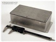 Aluminium Gehuse, wasserdicht, Boden mit Montagewinkeln...