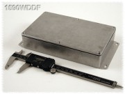 Aluminium Gehuse, wasserdicht, Boden mit Montagewinkeln...