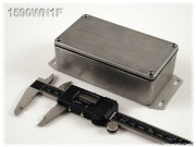 Aluminium Gehuse, wasserdicht, Boden mit Montagewinkeln...