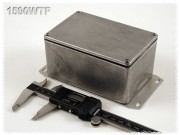 Aluminium Gehuse, wasserdicht, Boden mit Montagewinkeln...