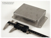 Aluminium Gehäuse, Boden mit Montagewinkeln...