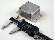 Aluminium Gehäuse, Boden mit Montagewinkeln 50x50x21...