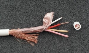 Gotham Audio 100 m Spule, Typ 11288 GAC-4/1 v1 FRNC installations Kabel in Weiss